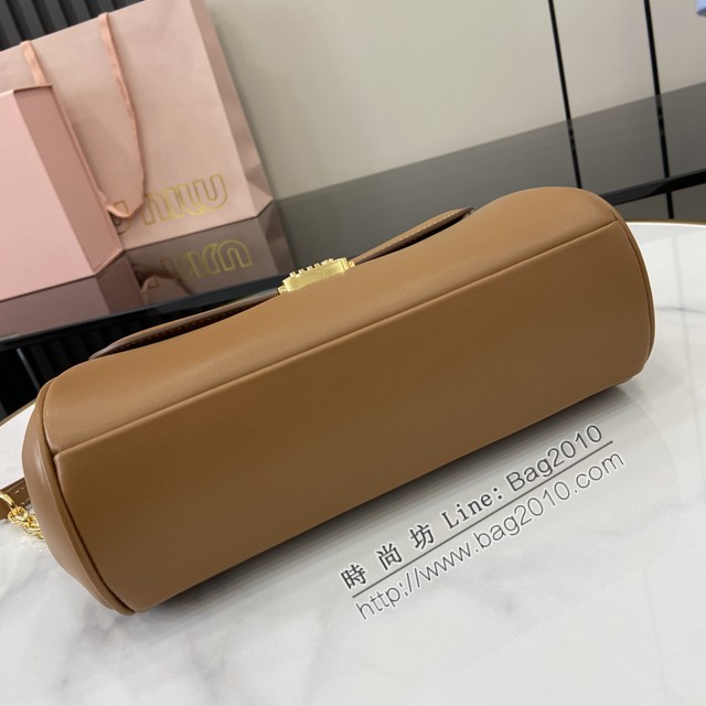 miumiu繆繆專櫃最新款法棍包鏈條單肩斜挎女包 jh2566型號：5BD266